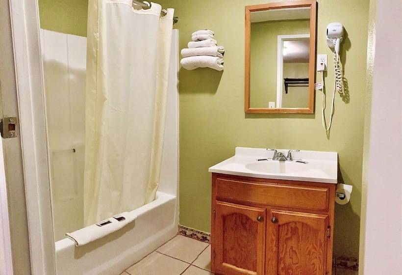 فندق على الطريق Desert Inn