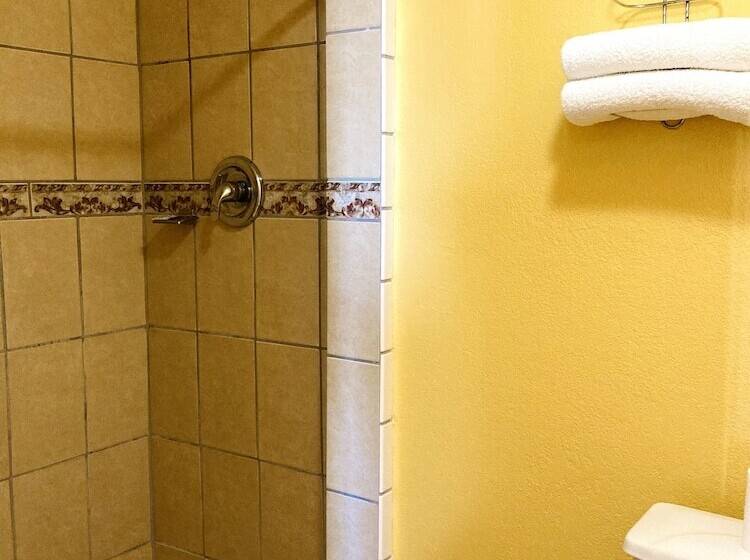 فندق على الطريق Desert Inn