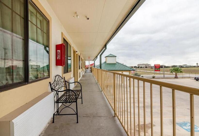 汽车旅馆  OYO Hotel Pearsall I-35 East