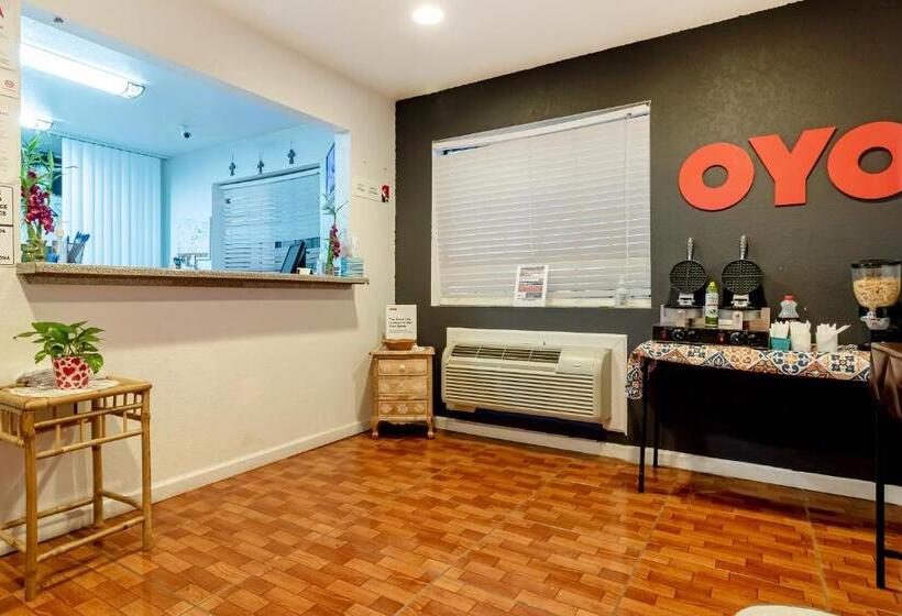 모텔 OYO Hotel Pearsall I-35 East