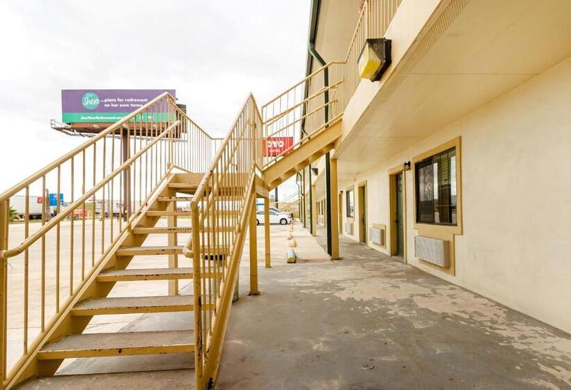 汽车旅馆  OYO Hotel Pearsall I-35 East