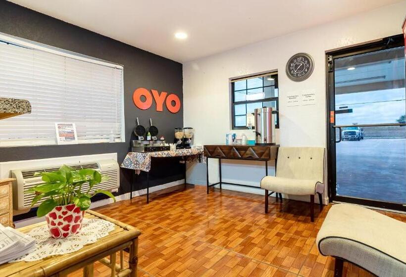 汽车旅馆  OYO Hotel Pearsall I-35 East