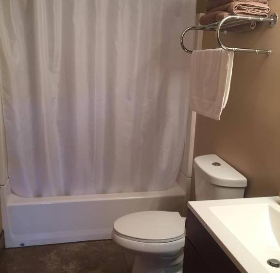 فندق على الطريق Harrison Inn