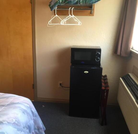 فندق على الطريق Harrison Inn