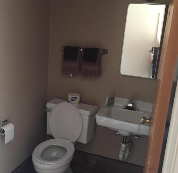 فندق على الطريق Harrison Inn