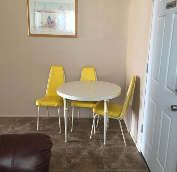 فندق على الطريق Harrison Inn