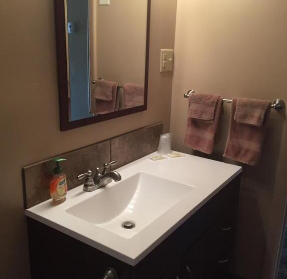 فندق على الطريق Harrison Inn