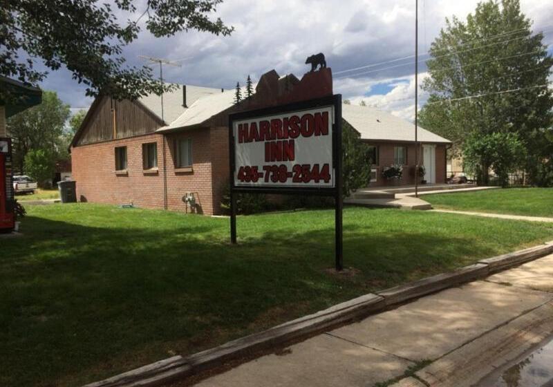 فندق على الطريق Harrison Inn