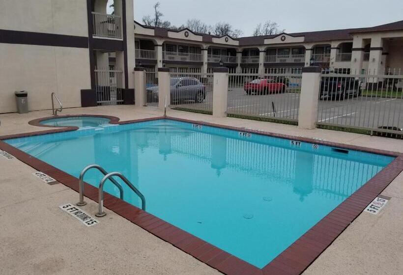 Мотель Homebridge Inn And Suites