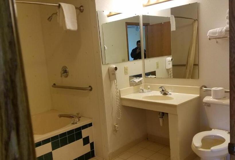 فندق على الطريق Inn Of The Pines