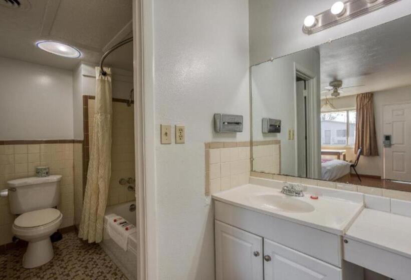 فندق على الطريق OYO Hotel Heber Springs Lakeside