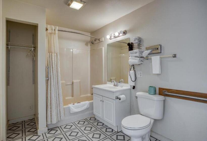 فندق على الطريق OYO Hotel Heber Springs Lakeside