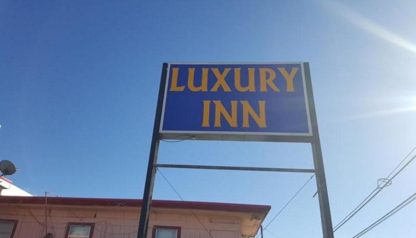 모텔 Luxury Inn