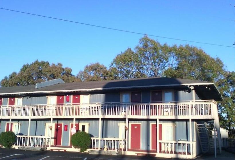 فندق على الطريق Mountain Country Inn