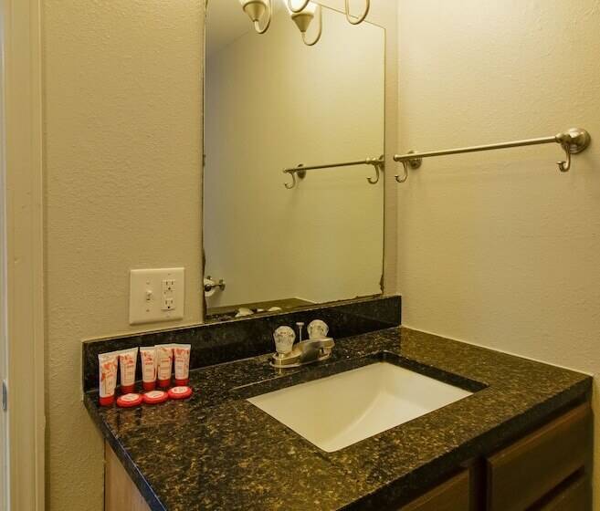 فندق على الطريق OYO Hotel Sulphur LA Hwy 90 West