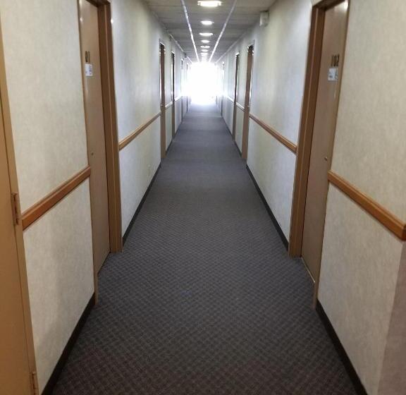 فندق على الطريق Rodeway Inn Blair