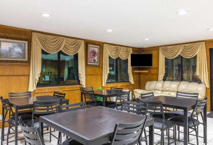 Мотель Scottish Inns & Suites