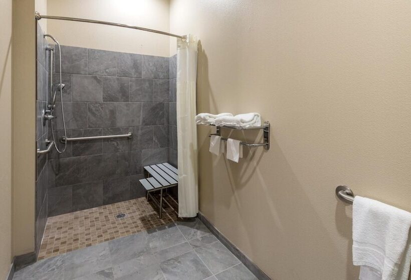 Мотель Scottish Inns & Suites