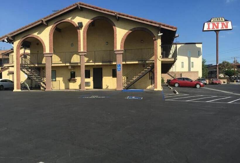 فندق على الطريق Sierra Inn