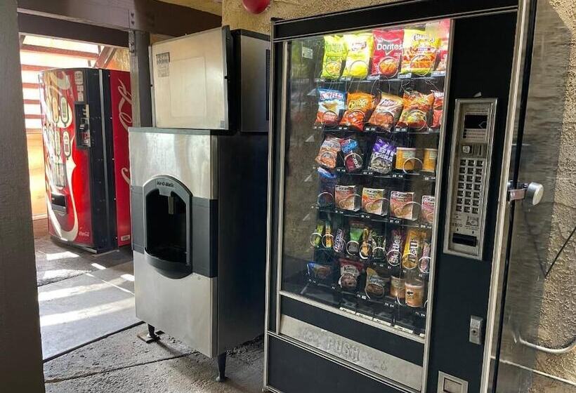 فندق على الطريق Sierra Inn