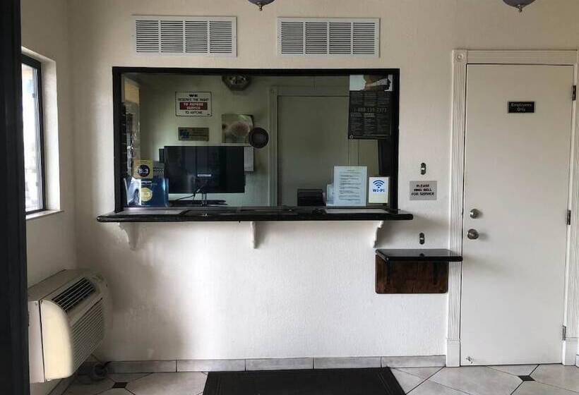 فندق على الطريق Sierra Inn