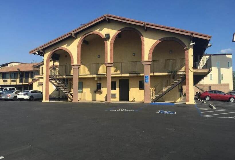 فندق على الطريق Sierra Inn