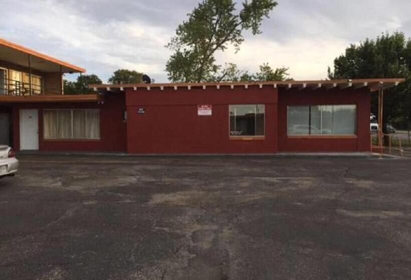 モーテル Statesman Inn