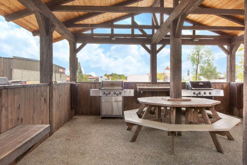 مُتل Super 8 By Wyndham Fort Mcmurray