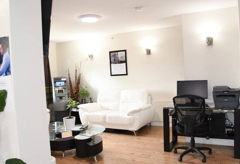 مُتل Super 8 By Wyndham Fort Mcmurray