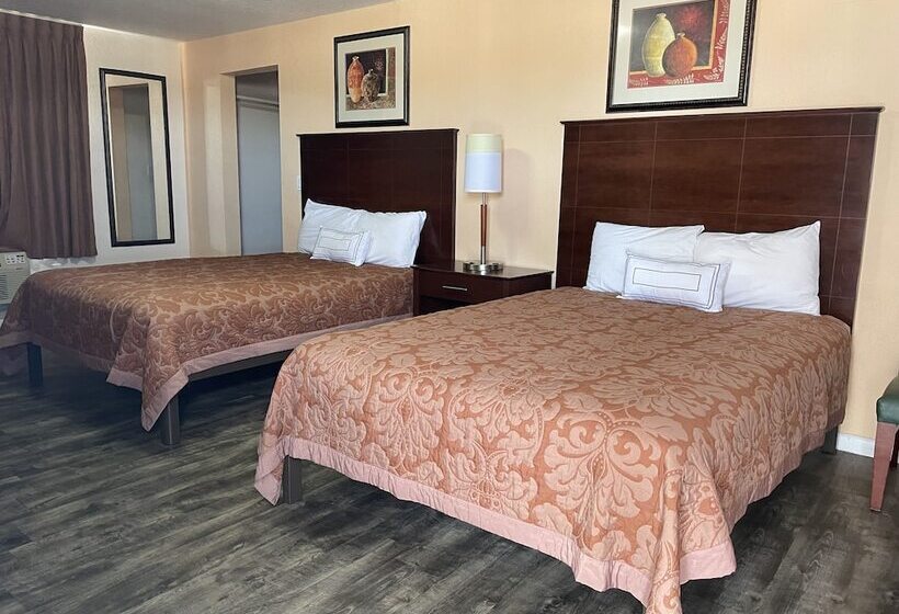 فندق على الطريق Travelers Inn Clearwater