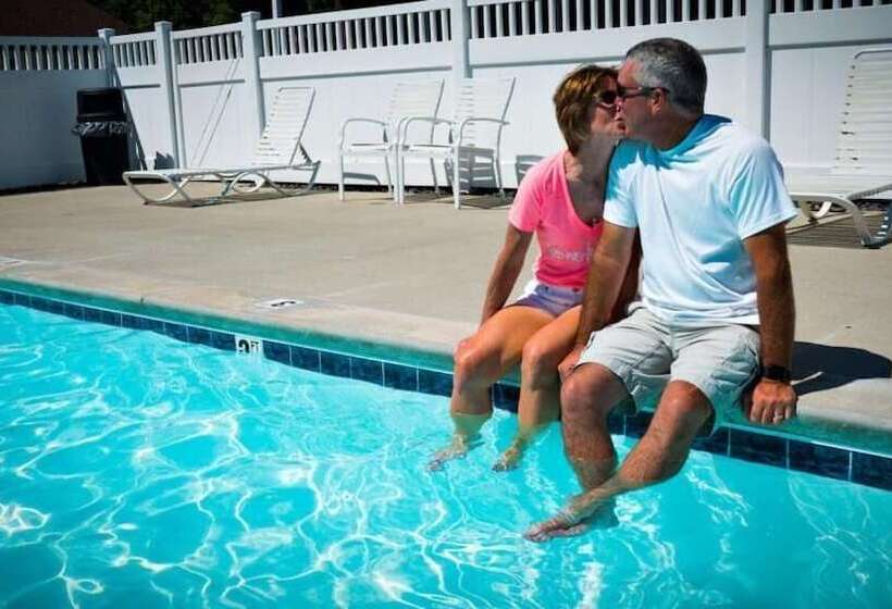 Nader S Motel & Suites