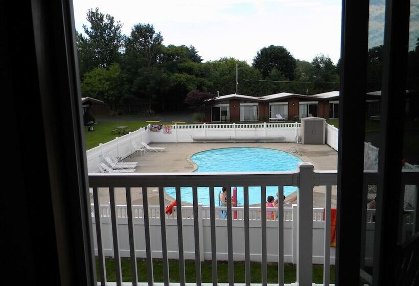 Nader S Motel & Suites