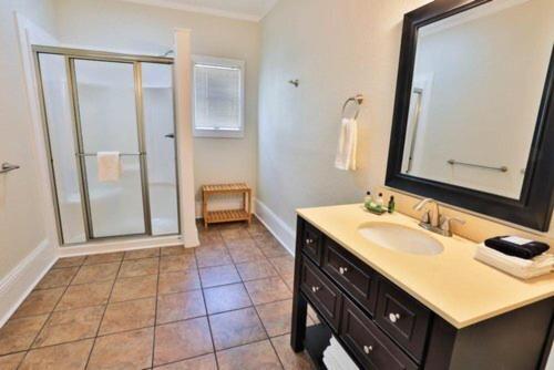 Nader S Motel & Suites