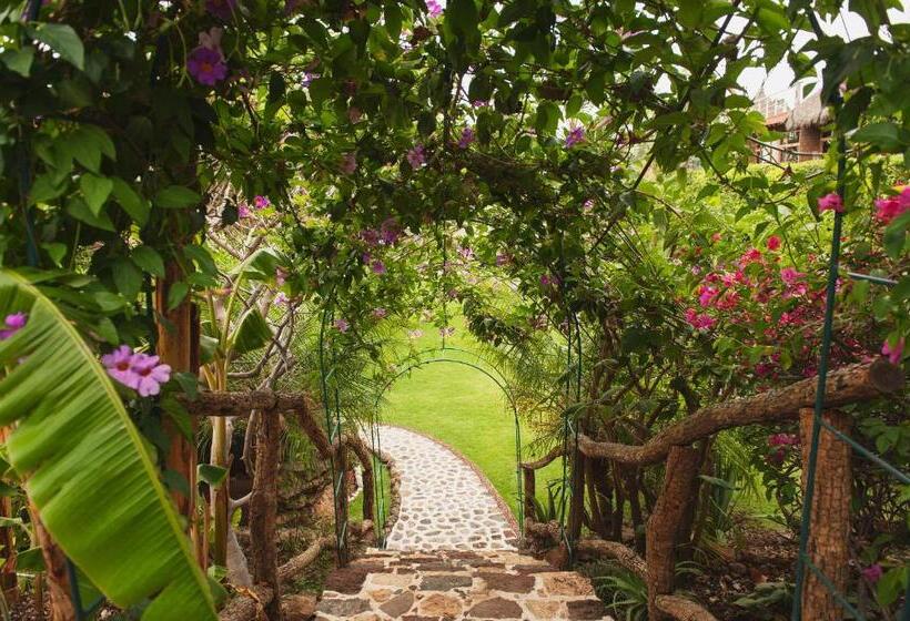 Paradise Hotel Boutique & Lounge