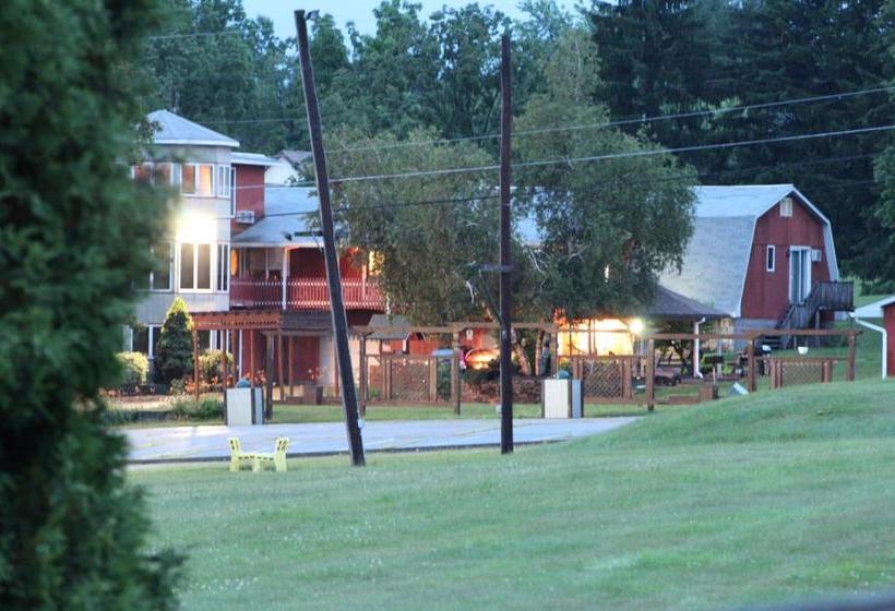 Red Barn Village B&b