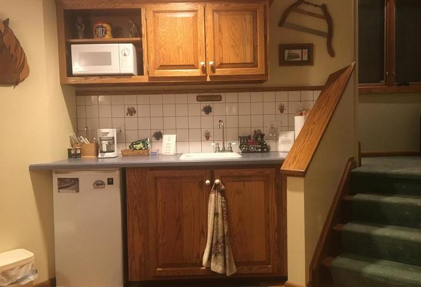 Red Barn Village B&b