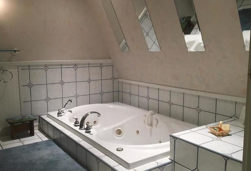 Red Barn Village B&b