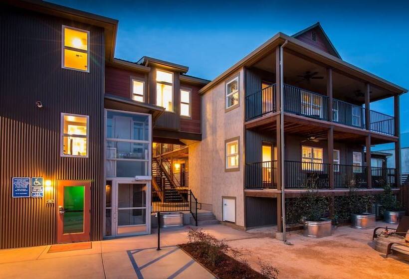 ホテル Rest, A Boutique