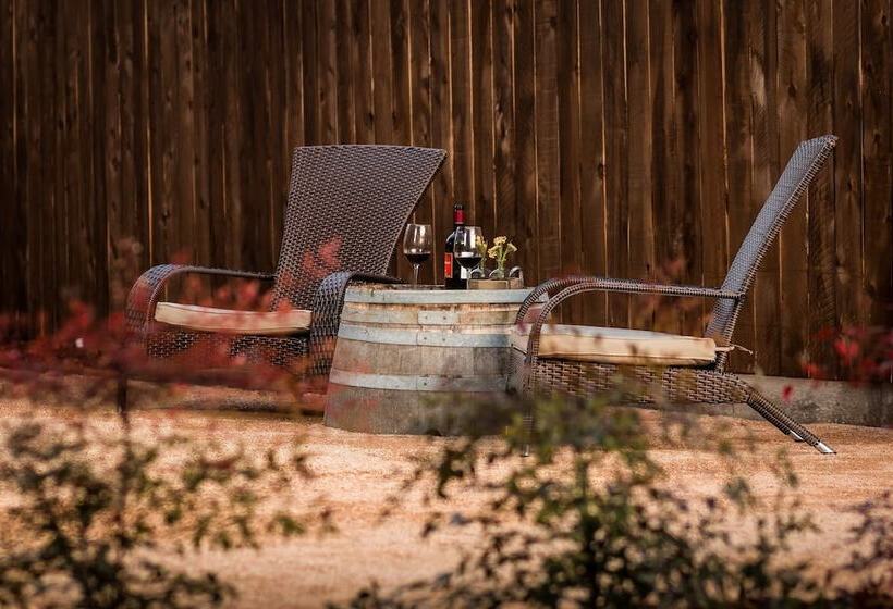 בית מלון כפרי Rest, A Boutique