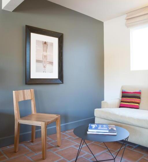 Santiago Resort   Palm Springs Premier Gay Men’s Resort