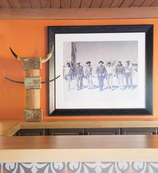 Santiago Resort   Palm Springs Premier Gay Men’s Resort