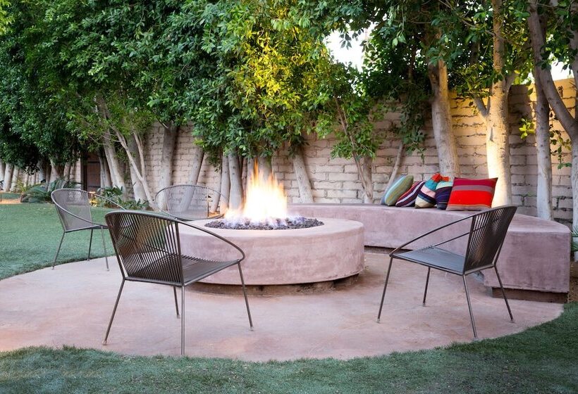 Santiago Resort   Palm Springs Premier Gay Men’s Resort