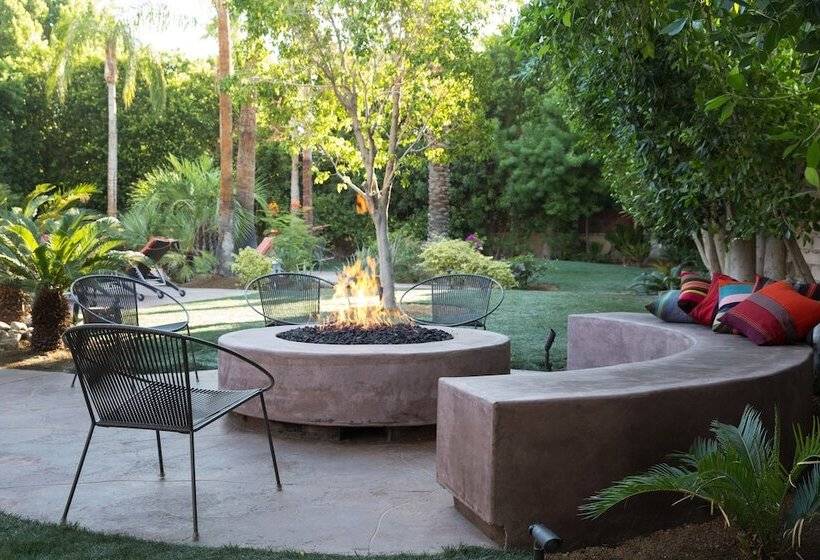 Santiago Resort   Palm Springs Premier Gay Men’s Resort