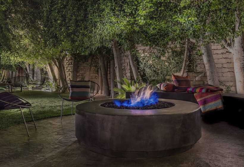 Santiago Resort   Palm Springs Premier Gay Men’s Resort