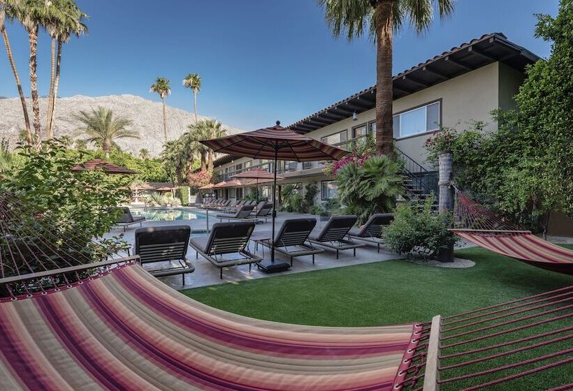 Santiago Resort   Palm Springs Premier Gay Men’s Resort