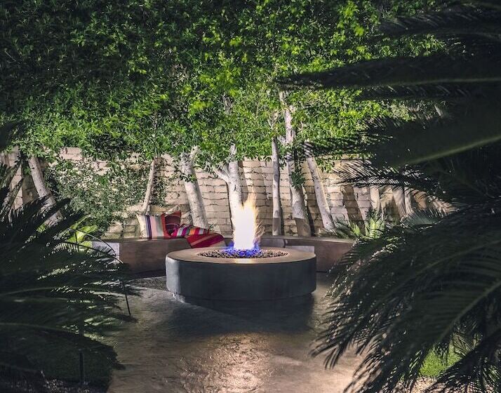 Santiago Resort   Palm Springs Premier Gay Men’s Resort