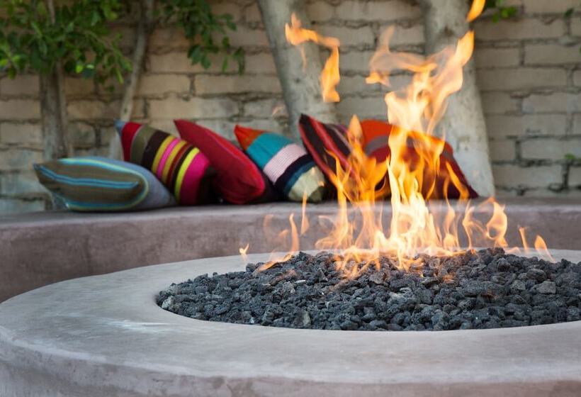 Santiago Resort   Palm Springs Premier Gay Men’s Resort