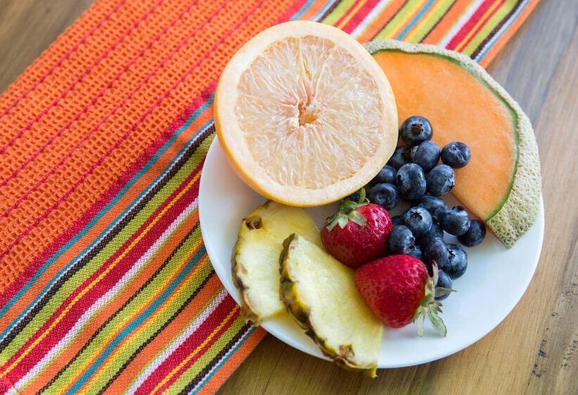 Santiago Resort   Palm Springs Premier Gay Men’s Resort