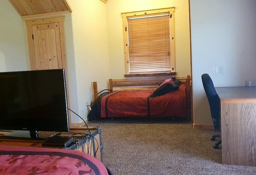 Teton Hostel Hideaway