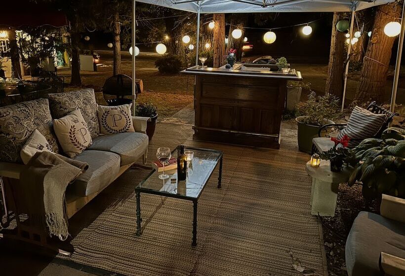 Мотель The Pines Inn And Cottages